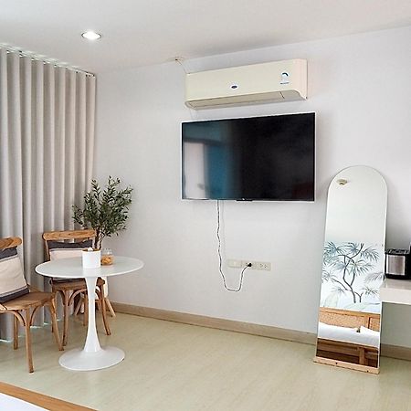 The Beach Bangsaen By Thanthita Next To Wonnapa Beach Free Disney Plus エクステリア 写真