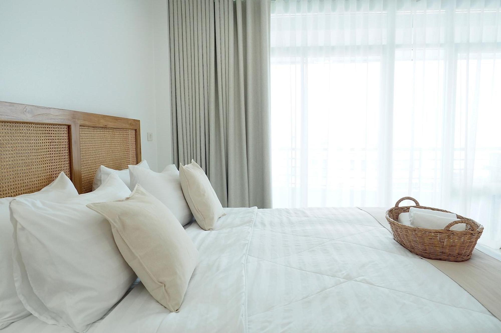 The Beach Bangsaen By Thanthita Next To Wonnapa Beach Free Disney Plus エクステリア 写真